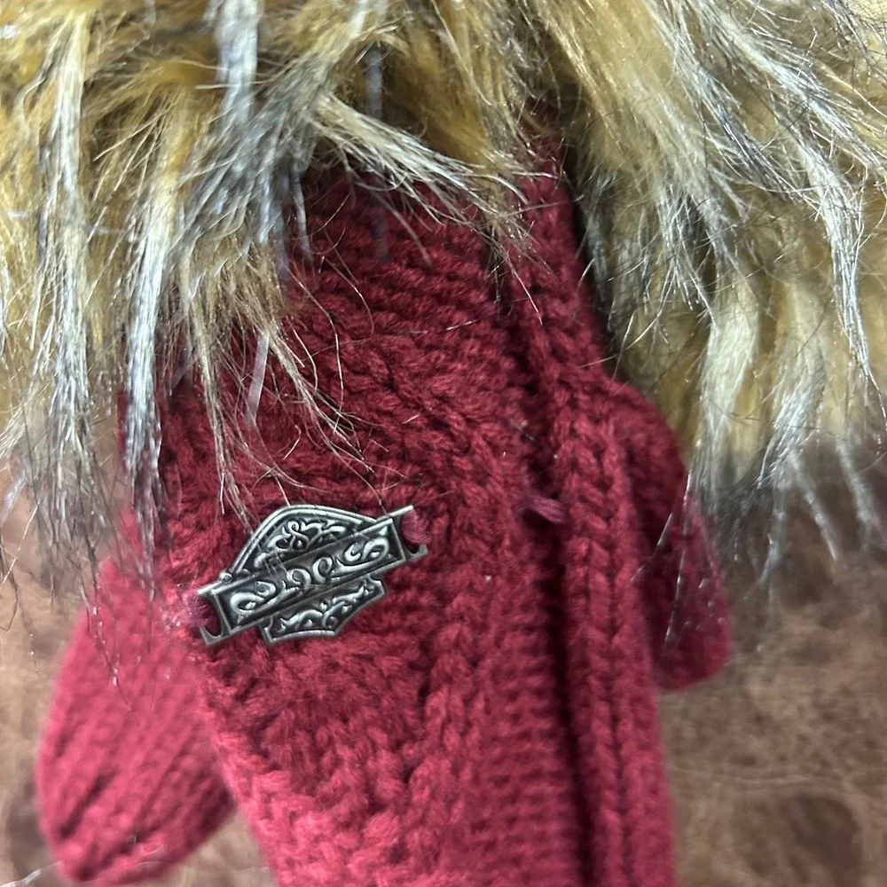 NWT Harley Davidson‎ Women's Mitten and Faux Fur Beanie Set Burgundy